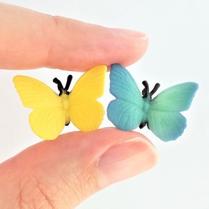 Tiny Butterfly Figurine - Soft Plastic Bug for Fairy Garden, Diorama, Terrarium, or Dollhouse - Realistic 1/6 Scale Miniature Animal