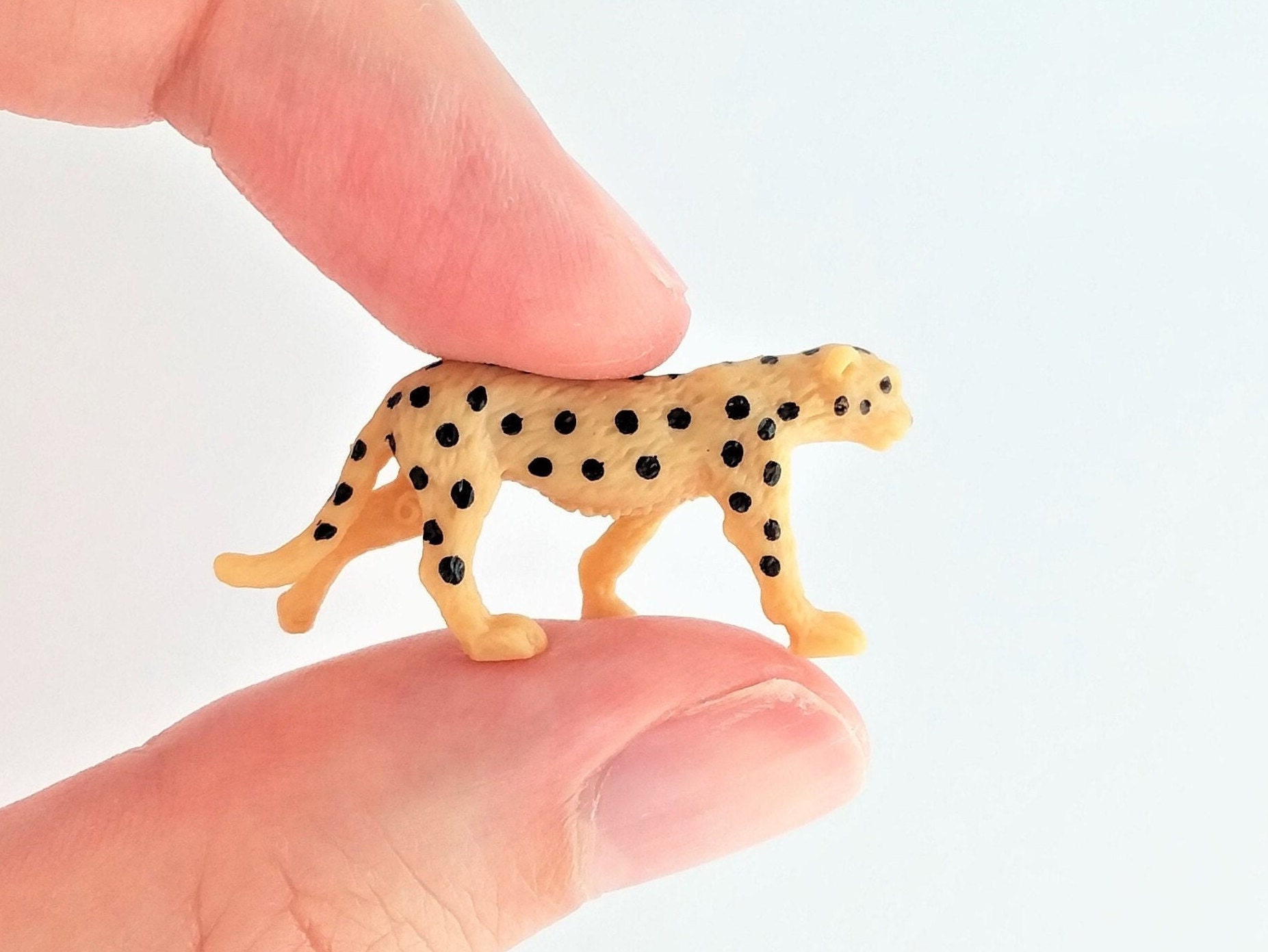 Tiny Cheetah Figurine Soft Plastic Animal for Fairy Garden, Diorama, or  Terrarium Realistic Miniature Safari Wildlife Figure Mini Toy 