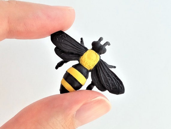 Bee Figurine Soft Plastic Honeybee for Fairy Garden, Diorama, or Terrarium  Realistic Insect Life Size Bug Toy Large Honey Bee Figure 