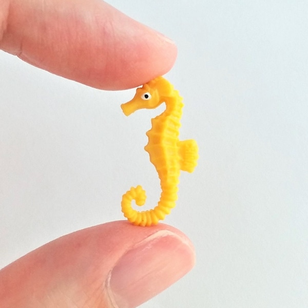 Tiny Seahorse Figurine - Soft Plastic Fish for Diorama, Aquarium, or Dollhouse - Realistic Miniature Coral Reef Animal - Mini Tropical Fish