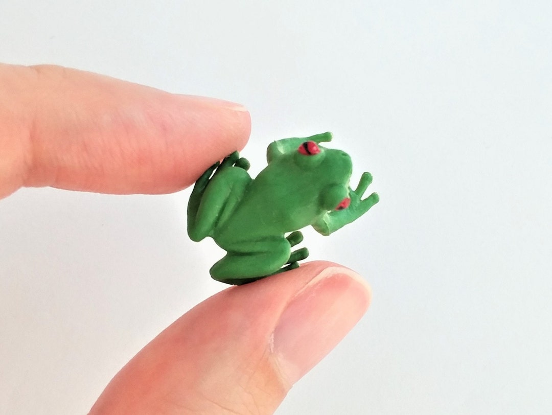 Tiny Poison Dart Frog Figurine Soft Plastic Animal for Fairy Garden,  Diorama, Terrarium, or Dollhouse Realistic Miniature Exotic Frog 