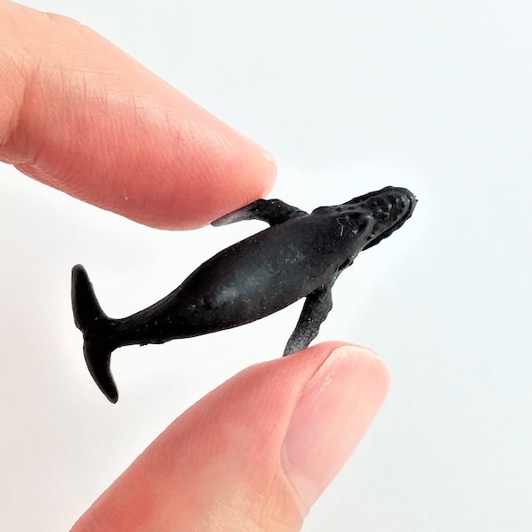 Tiny Humpback Whale Figurine - Soft Plastic Animal for Diorama or Aquarium - Realistic Miniature Ocean Animal Toy - Mini Whale Figure