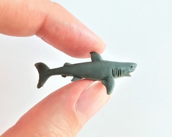 Tiny Great White Shark Figurine - Soft Plastic Animal for Diorama or Aquarium - Realistic Miniature Ocean Figure - Mini Wild Fish Toy