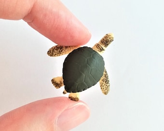 Tiny Sea Turtle Figurine - Soft Plastic Animal for Diorama or Aquarium - Realistic Miniature Sea Creature - Tropical Ocean Turtle