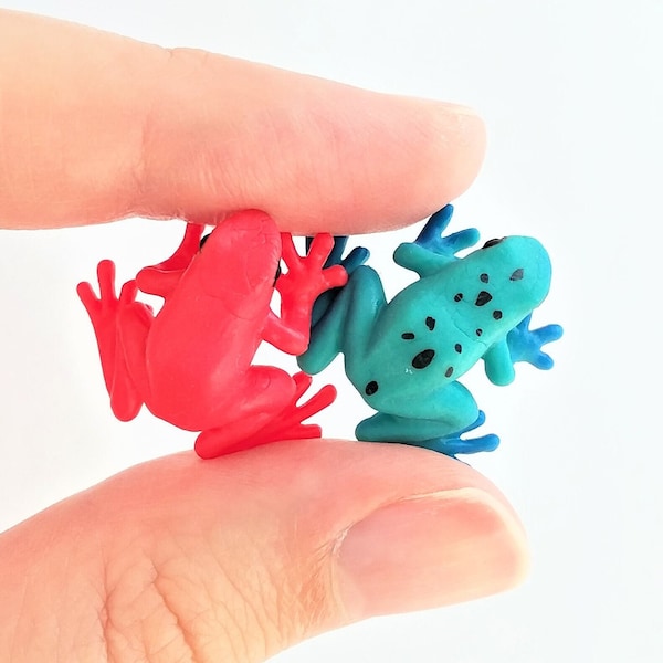 Tiny Poison Dart Frog Figurine - Soft Plastic Animal for Fairy Garden, Diorama, Terrarium, or Dollhouse - Realistic Miniature Exotic Frog