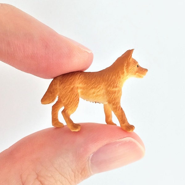 Tiny Dingo Figurine - Soft Plastic Dog for Fairy Garden, Diorama, Terrarium, Dollhouse - Realistic Miniature Wild Desert Animal - Mini Pet