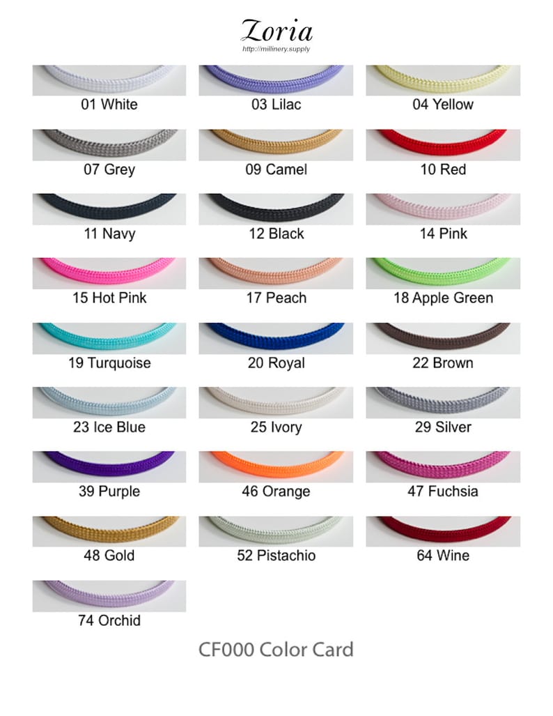 Pu&ograve; includere: Scheda colori con una variet&agrave; di colori di cordoncino, tra cui bianco, lilla, giallo, grigio, cammello, rosso, blu navy, nero, rosa, rosa acceso, pesca, verde mela, turchese, reale, marrone, blu ghiaccio, avorio, argento, viola, arancione, fucsia, oro, pistacchio, vino e orchidea. Il testo recita "CF000 Color Card".