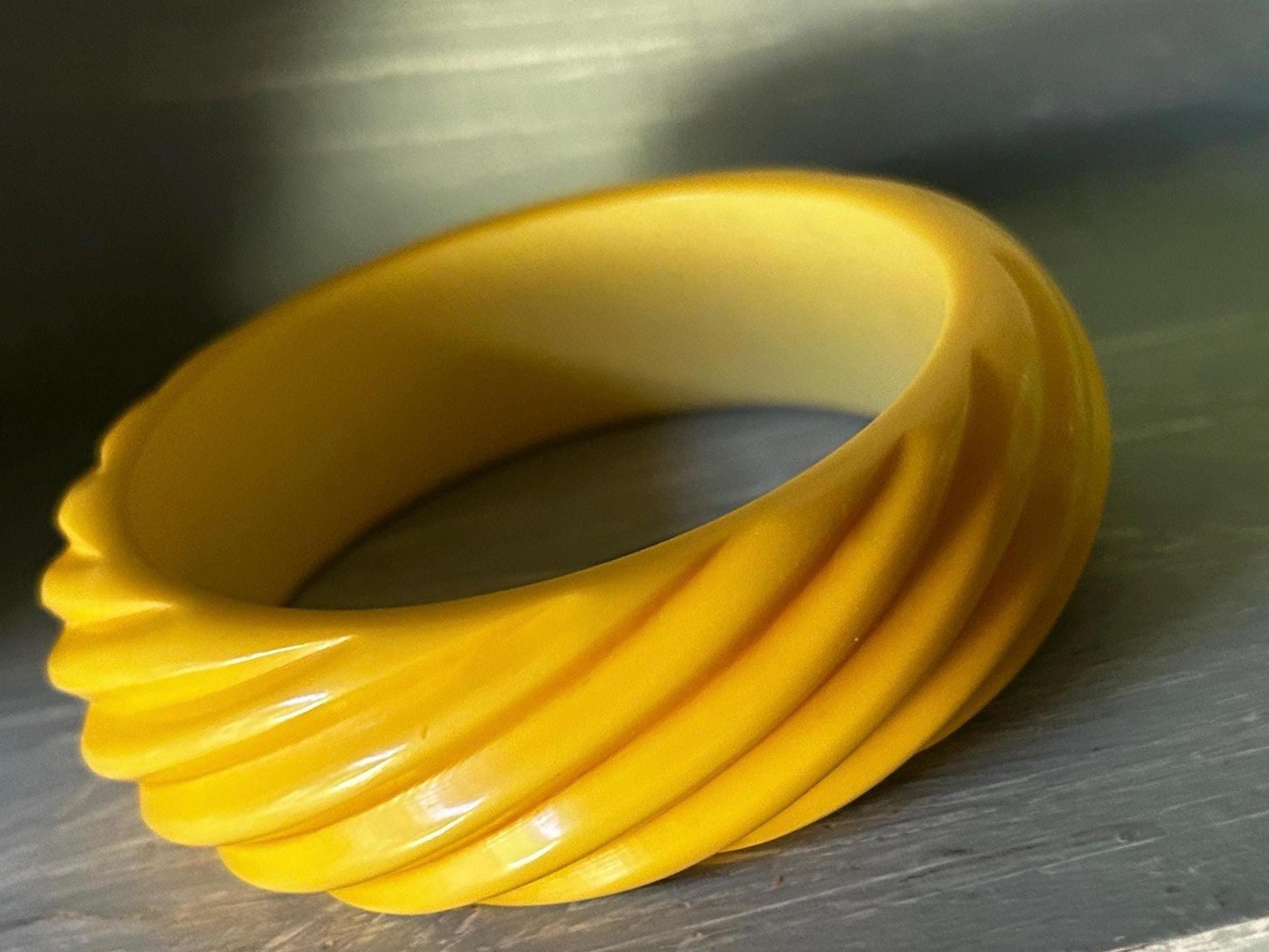 Vintage Bakelite Bangle - Chunky! Yellow Rib Carved Bangle! - Etsy
