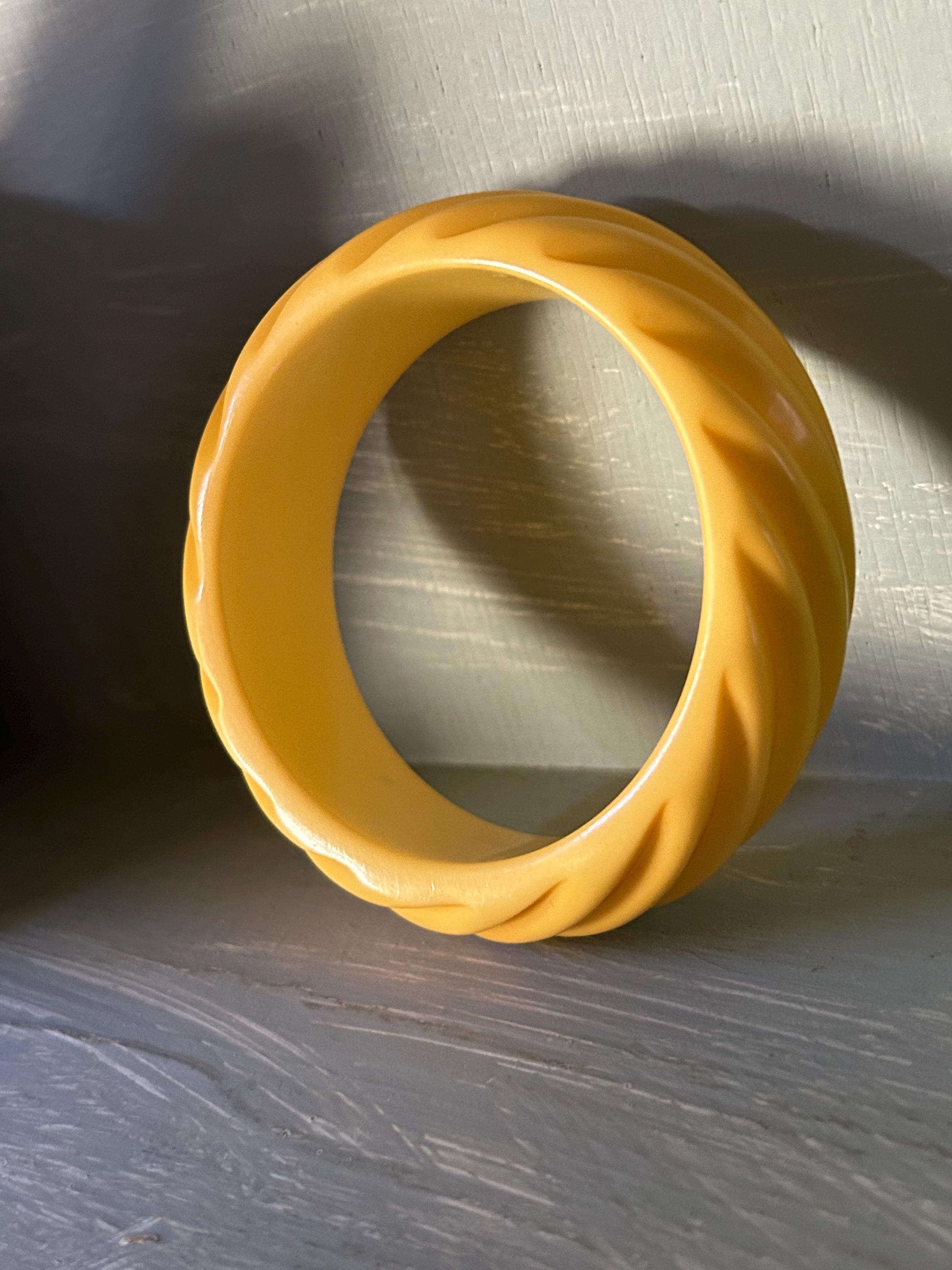 Vintage Bakelite Bangle - Chunky! Yellow Rib Carved Bangle! - Etsy