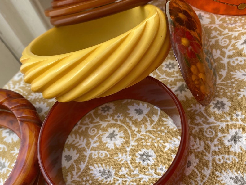 Vintage Bakelite Bangle - Chunky! Yellow Rib Carved Bangle! - Etsy