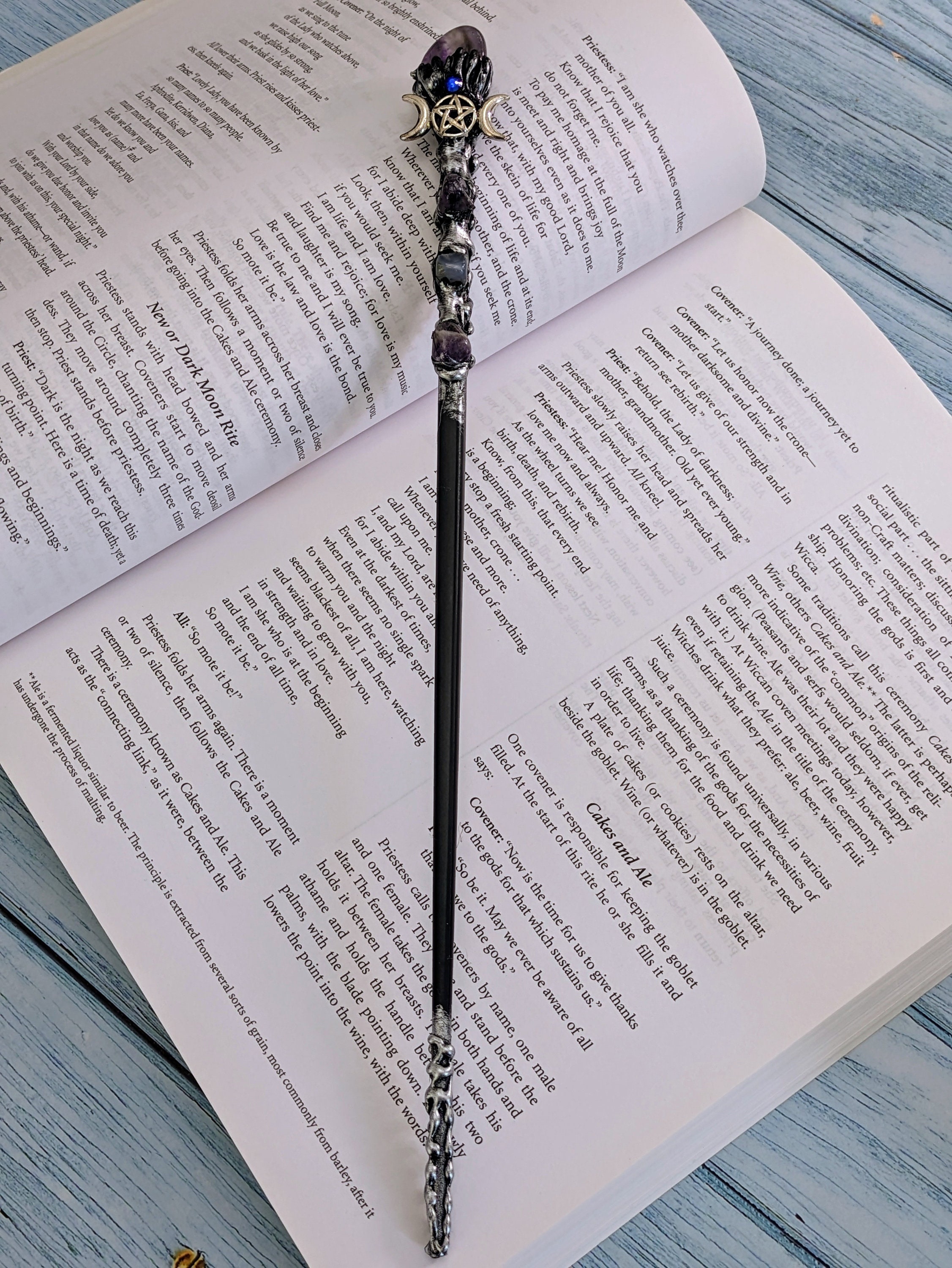 Baguette magique améthyste argent, déesse de la triple lune 12,5 po. Baguette de sorcière rituelle en cristal, outils païens de sorcière, outils rituels d'autel en cristal améthyste