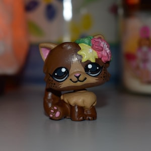 ooak lps custom - hand painted flower kitty