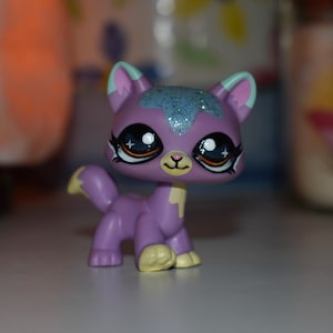 ooak lps eye repaint - hand painted walking kitty