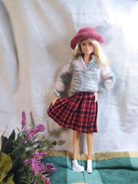 Garde-robe de Barbie Haul Vêtements Hello Kitty et Accessoires Dressing de  Poupées dolls closet tour 