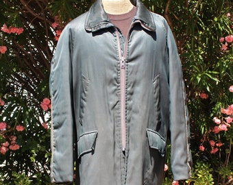 Veste de travail unique en nylon vert foncé des années 60 à capuche zippée (vintage / années 60 / Amazon)