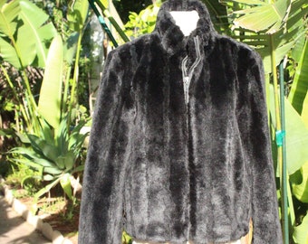Veste noire en fausse fourrure avec col court et poches (vintage/années 80)