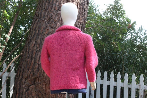 Vintage Hand Knit 50s Pink Wool Cardigan w Shell … - image 6