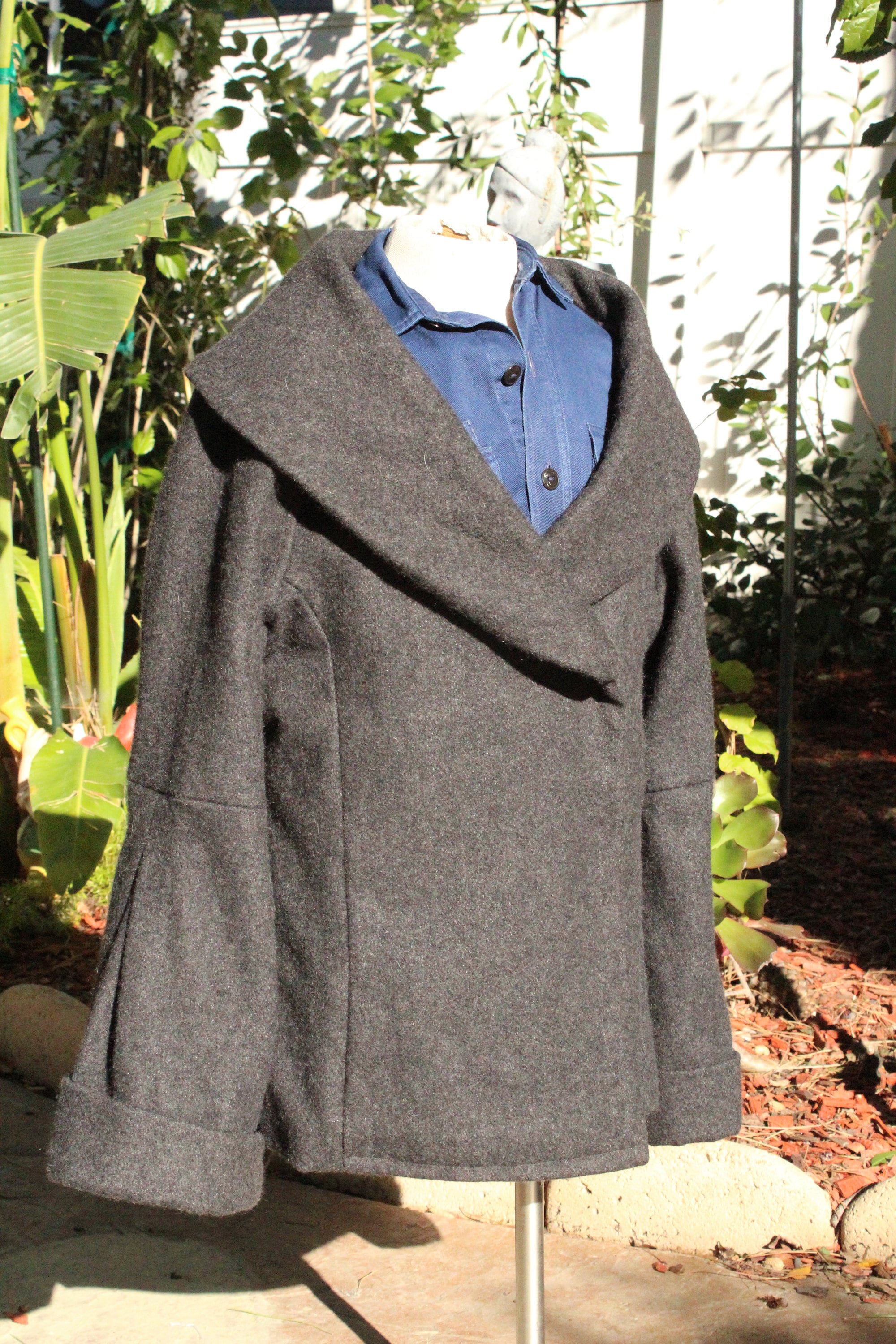 Grey Wool Blend Tulip Collar Jacket W Hidden Snaps (vintage / 80s
