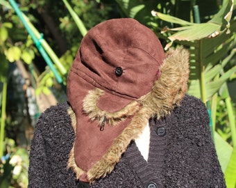 Brown Sherpa Winter Hat w Faux Fur Lining (Vintage / 80s)