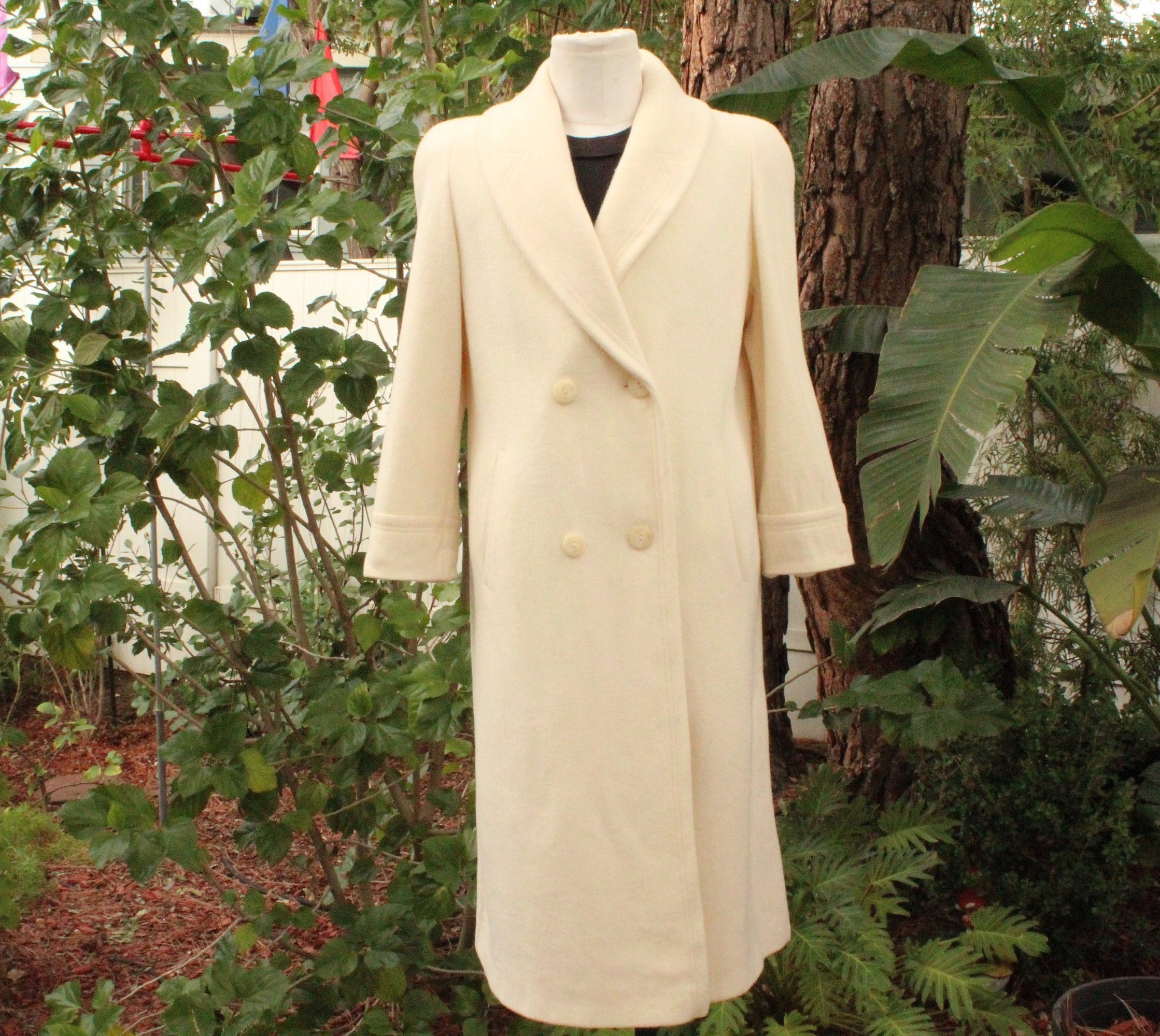Vintage Alorna White Wool Long Double Breasted Coat Made in Vintage Alorna White Wool Long Double Breasted Coat Made in