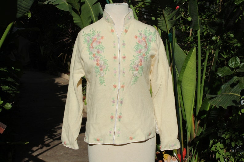 50s Beaded White Wool Sweater w Liner Vintage / 50s image 1