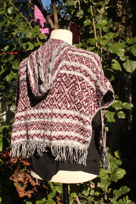 Shorty Red / White Cotton Blend Hooded Poncho w/ … - image 6