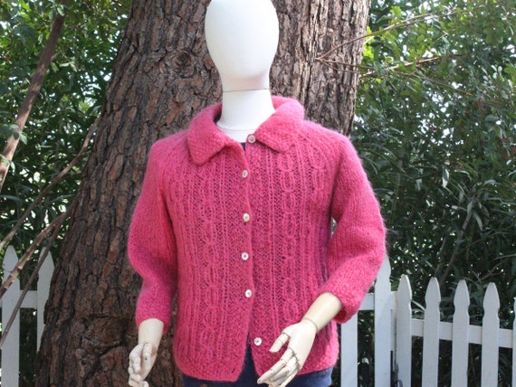 Vintage Hand Knit 50s Pink Wool Cardigan w Shell … - image 1