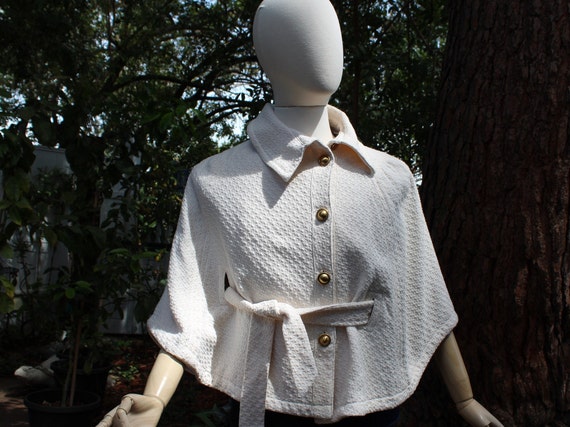 Early 70s White Cotton Cape w Built in Belt & Bras