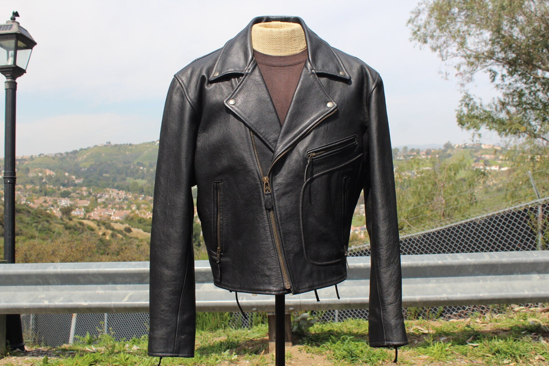 vintage ブラックレザー ダブルライダースジャケット　80's biker 80s Black Leather Motorcycle Jacket Large W Leather Waist Ties