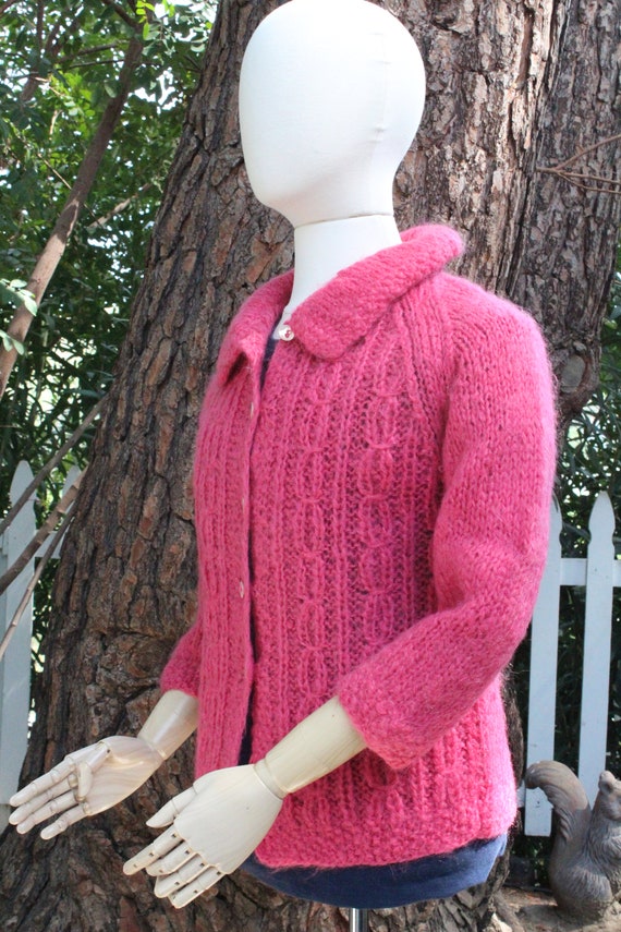 Vintage Hand Knit 50s Pink Wool Cardigan w Shell … - image 3