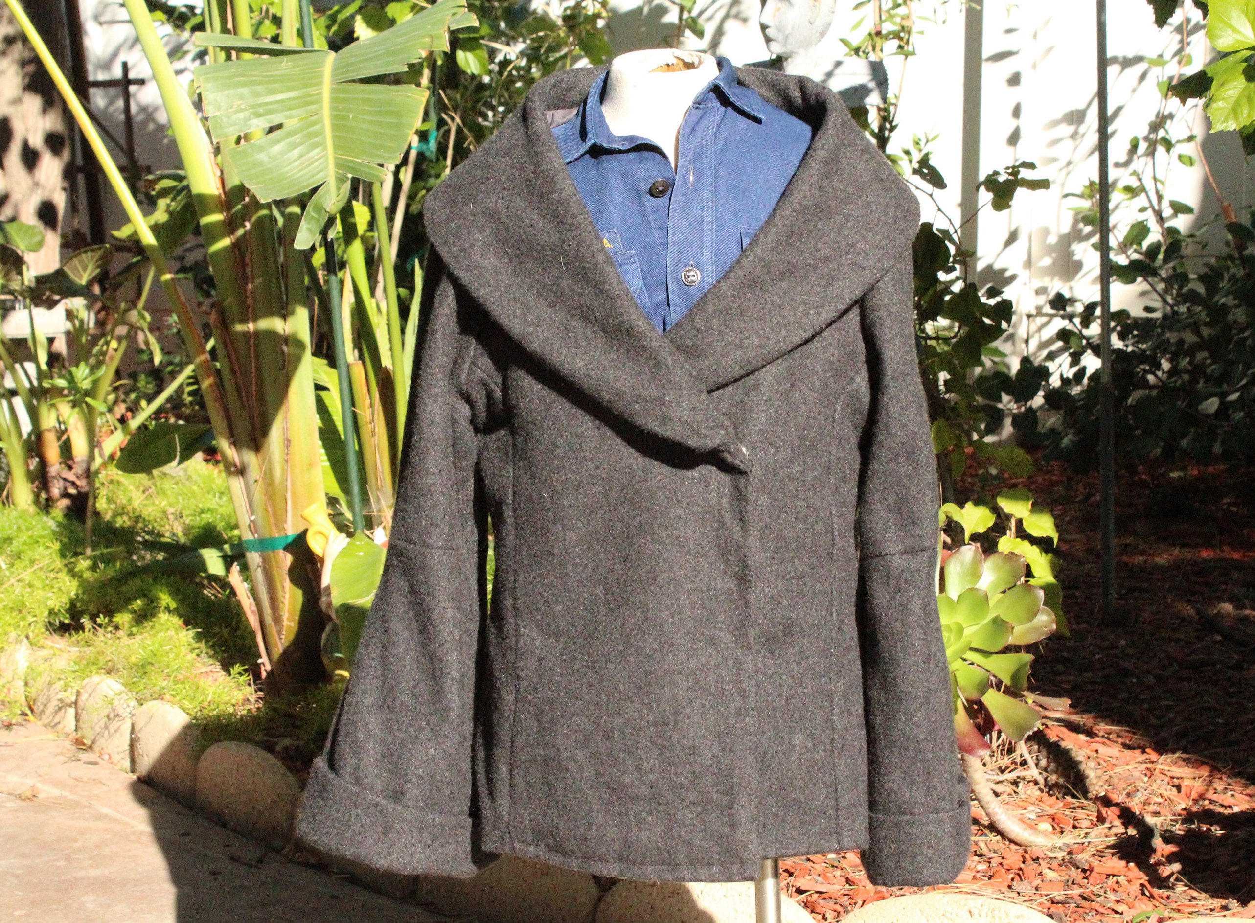 Grey Wool Blend Tulip Collar Jacket W Hidden Snaps (vintage / 80s