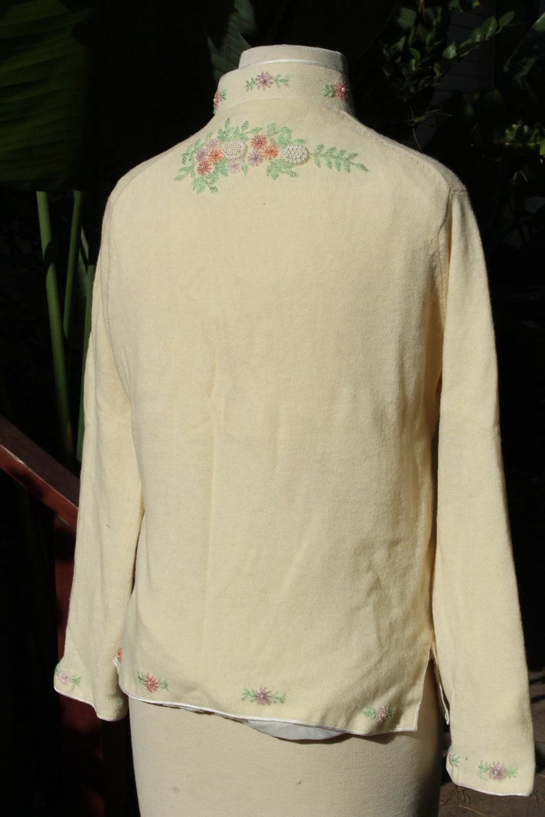 50s Beaded White Wool Sweater w Liner Vintage / 50s image 6