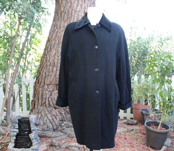 Vintage English Marks & Spencer Wool Coat w Velve… - image 3