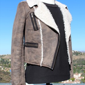 Vintage Brown Vegan Motorcycle Jacket with White Shearling Vintage / 80s image 2