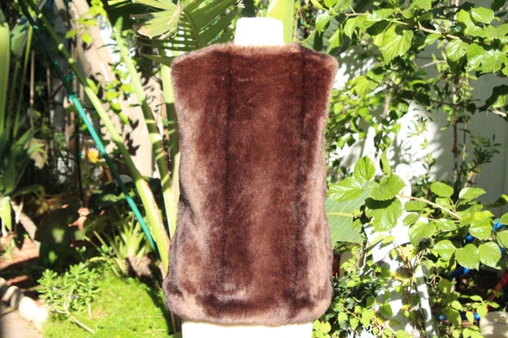 Brown Faux Fur Vest w Print Lining and Hooks & Ey… - image 4