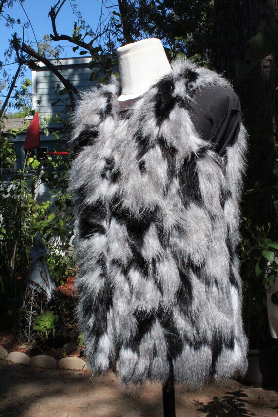 Black White Grey Faux Fur Vest w Pockets (Vintage… - image 3