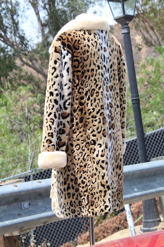 Vintage Cheetah Faux Fur Coat w White Trim Medium… - image 7