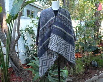 Poncho réversible à motif noir/blanc et rouge (vintage/années 80)