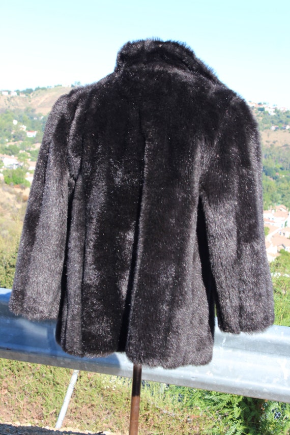 50s Black Faux Fur Coat w Purple Swirl Buttons US… - image 6