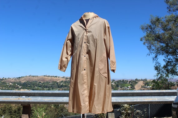 Light Brown Long Raincoat (Vintage / 80s / Aquash… - image 1