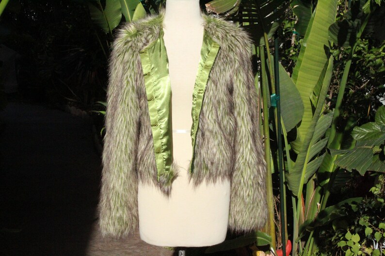 RARE Vintage Green Faux Fur Jacket w Beaded Closure Vintage / 80s image 2