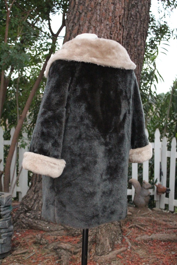 Rare 50s Black Faux Fur Swing Coat w/ White Colla… - image 4