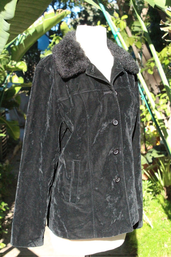 Vintage 80s Womens Black Velvet Jacket w/ Faux Fu… - image 2