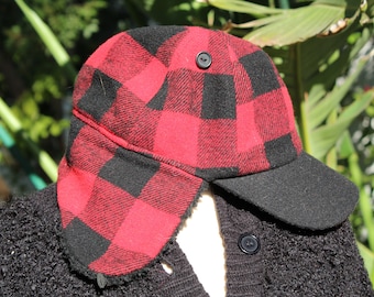 Red / Black Plaid Winter Hat w Bill & Black Shearling Interior (Vintage / 80s)