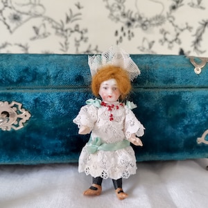 Maison de poupée ancienne en biscuit, Allemagne : miniature victorienne en porcelaine 4 po.