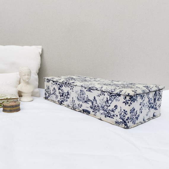 Vintage French box covered in blue toile de jouy … - image 4