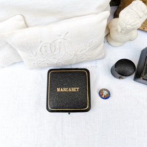 Art Deco 1931 Margaret blue velvet lined charm pendant jewelry box