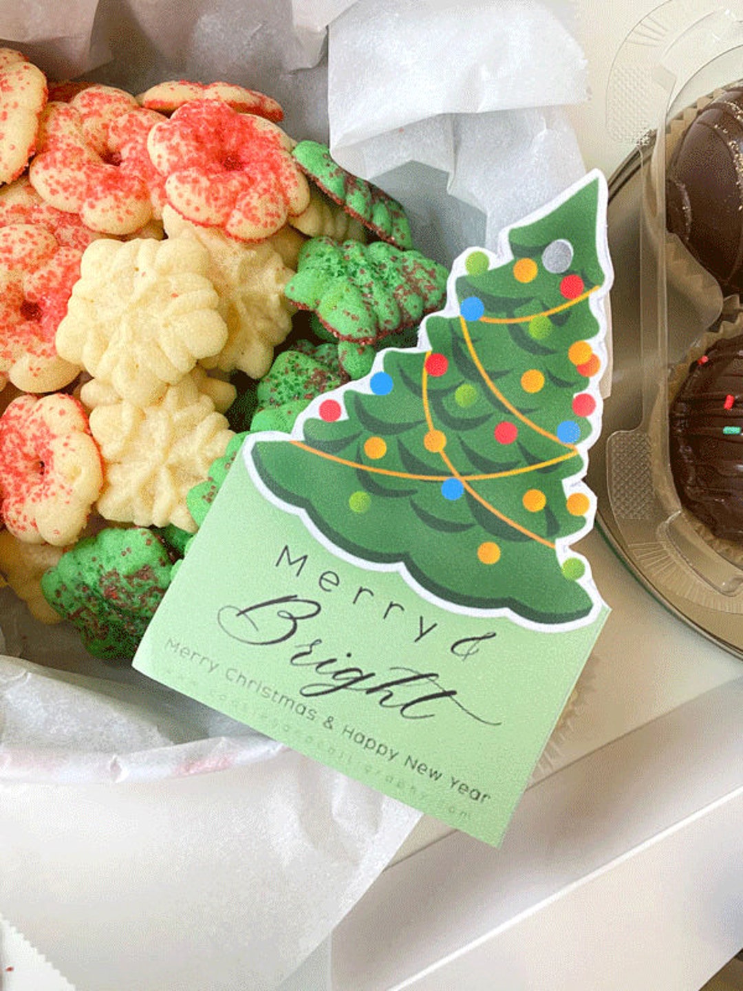 merry-bright-christmas-tree-gift-tag-tree-shaped-gift-tag-printable