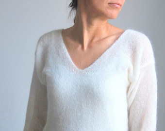 White sweater, sweater, mohair sweater, V shape, wedding sweater, bridal sweater, knit sweater, white pullover, bridal shrugs, pullover