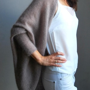 Cardigan en mohair, cardigan de mariée, pull de mariage, pull en mohair, cardigan beige, pull beige, pull en tricot, cardigan doux, cape en mohair image 6